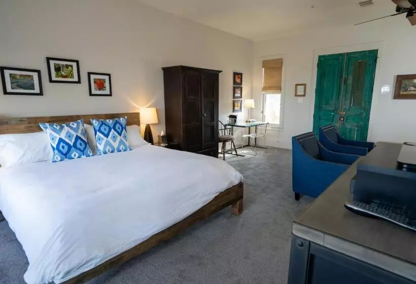 キングサイズベッドのデラックスルーム, Sage Hill Inn & Spa
