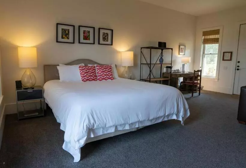 身障者適用キングサイズベッドルーム, Sage Hill Inn & Spa