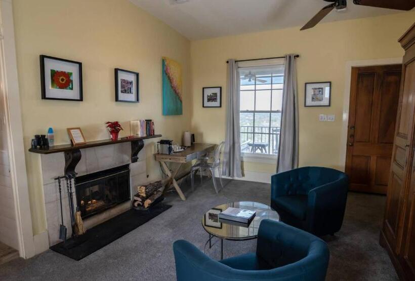 스탠다드 룸 킹사이즈 침대, Sage Hill Inn & Spa