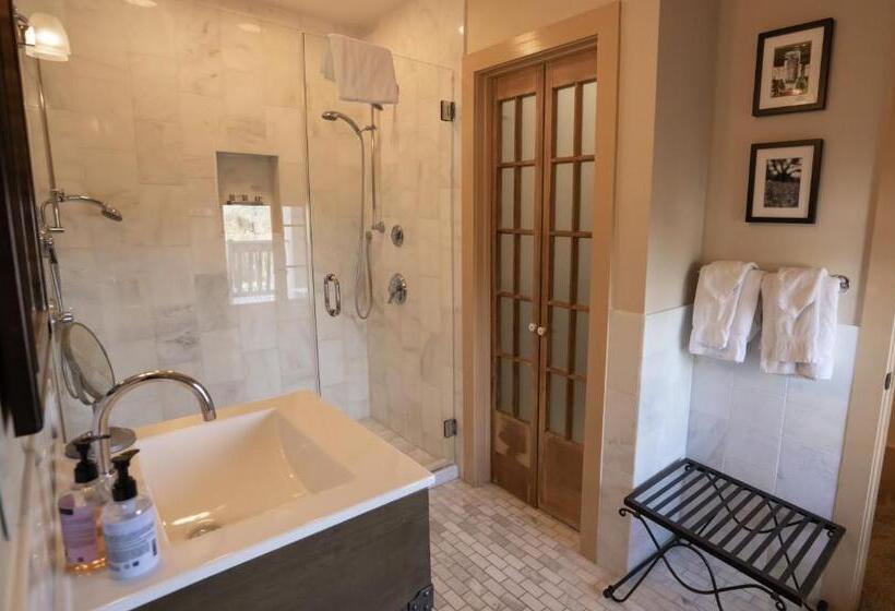 스탠다드 룸 킹사이즈 침대, Sage Hill Inn & Spa