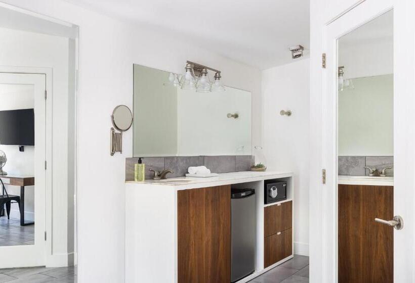 スタンダードルーム, The Palm Springs