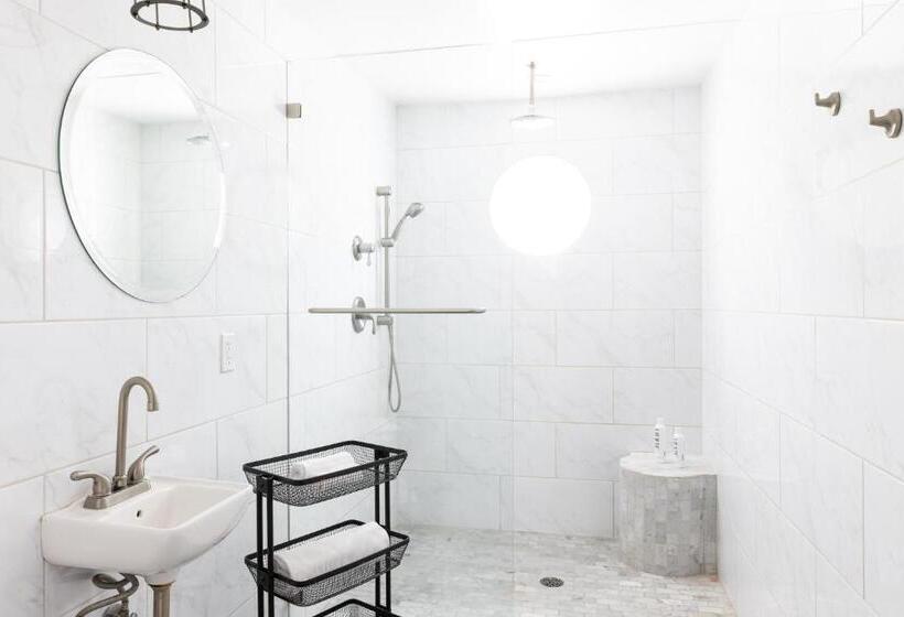 キングサイズベッドのデラックスルーム, The Palm Springs