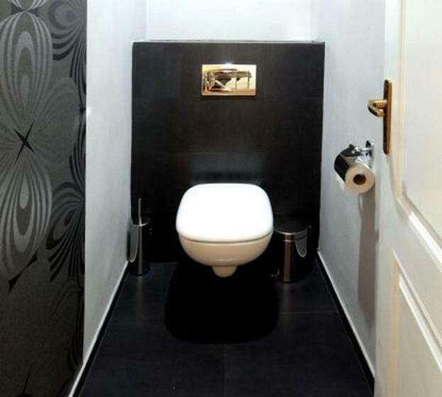 اتاق لوکس, U Stare Pani  At The Old Lady