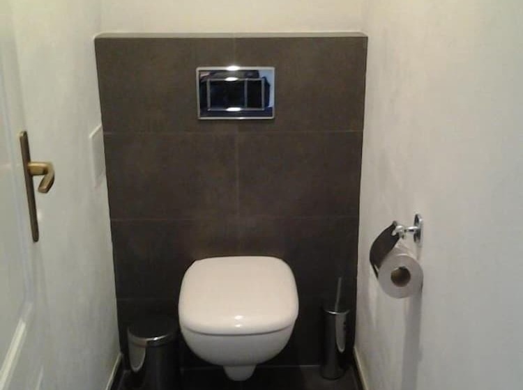 سوییت, U Stare Pani  At The Old Lady