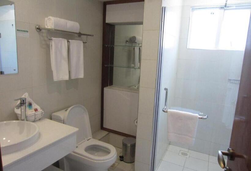 Club-huone, The Zehneria By Sarovar Portico India