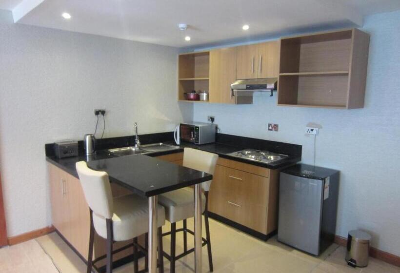 Club-huone, The Zehneria By Sarovar Portico India