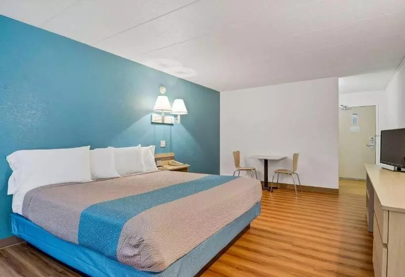 キングサイズベッドのスタンダードルーム, Motel 6 Big Springs, Ne