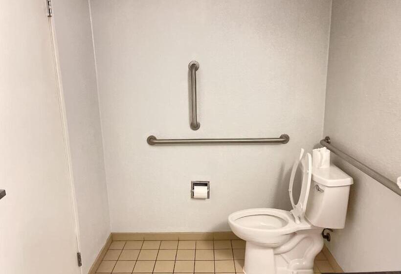 غرفة قياسية لذوى الاحتياجات الخاصة, Motel 6 Casper Wy