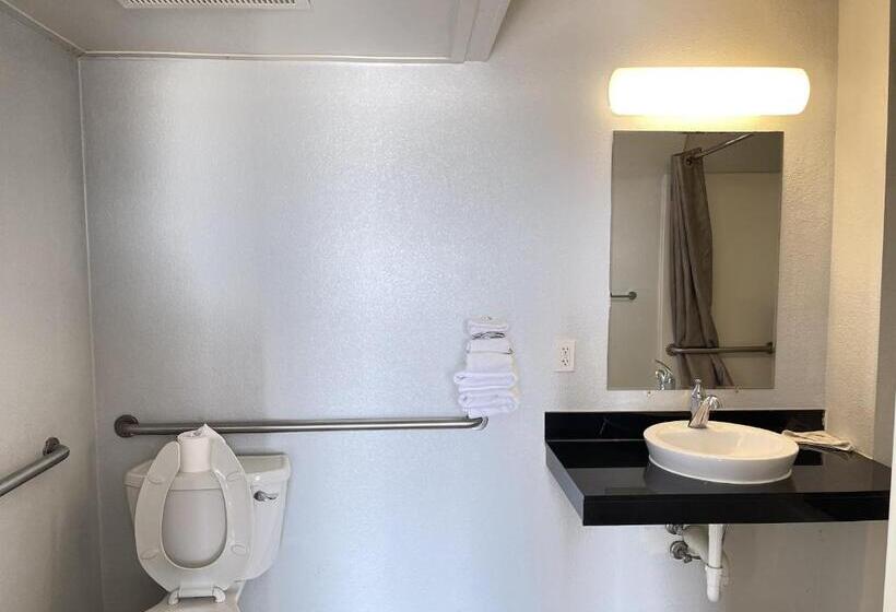 غرفة قياسية لذوى الاحتياجات الخاصة, Motel 6 Casper Wy