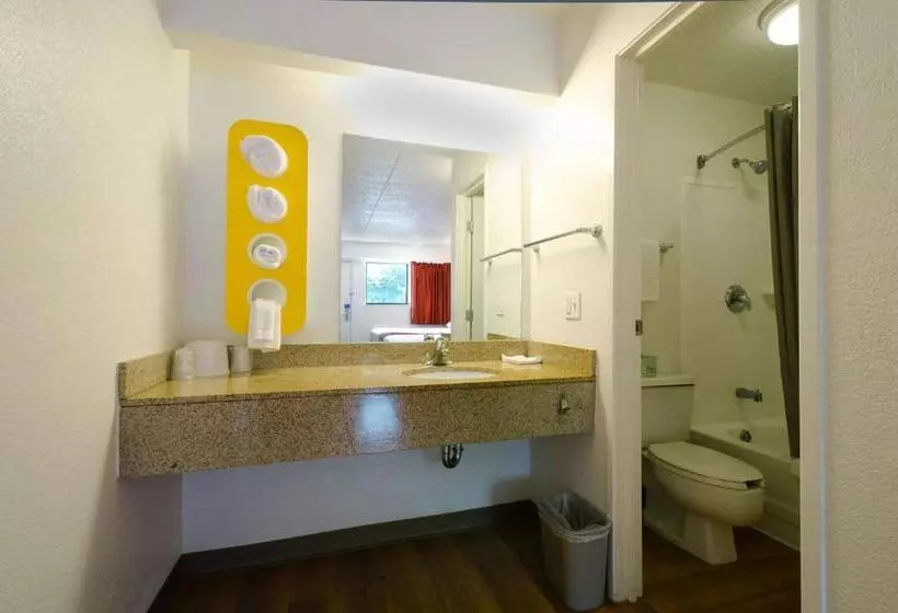 キングサイズベッドのスタンダードルーム, Motel 6gaithersburg, Dc  Washington