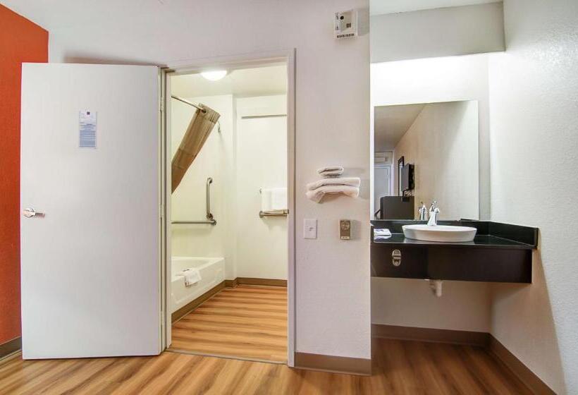 غرفة قياسية لذوى الاحتياجات الخاصة, Motel 6springfield, Mo  North