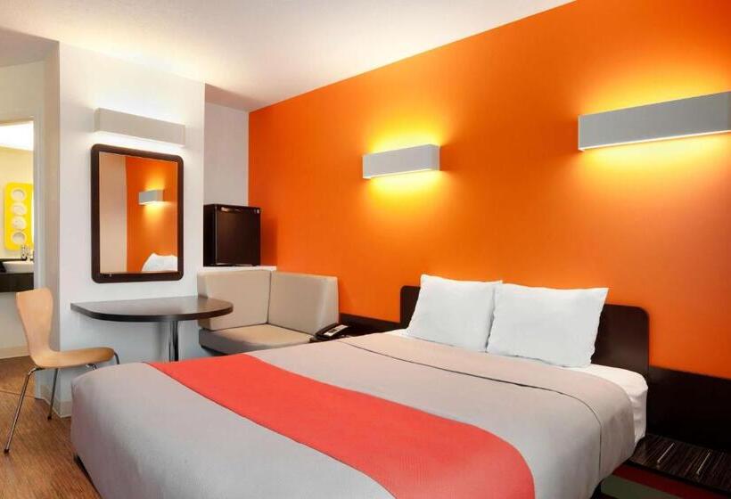 Standart Oda, Motel 6swift Current, Sk