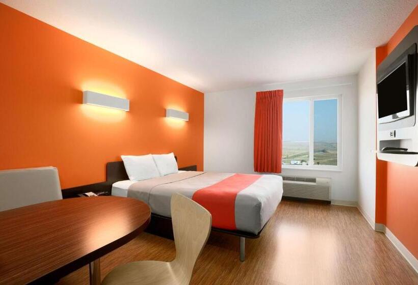Номер Стандарт, Motel 6swift Current, Sk
