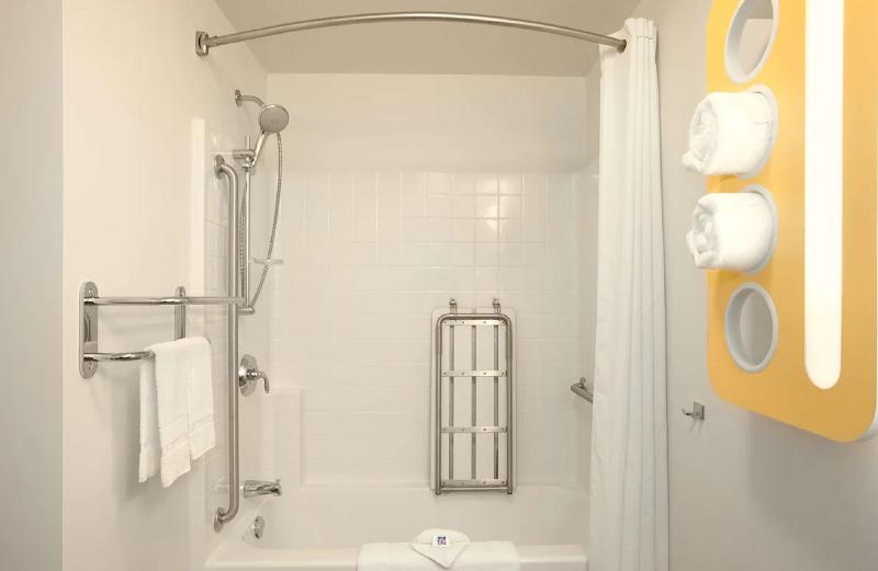 Standart Oda, Motel 6swift Current, Sk