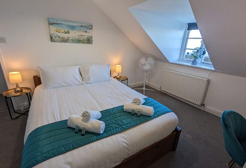 Habitación Estándar Abuhardillada, Acqua Beach