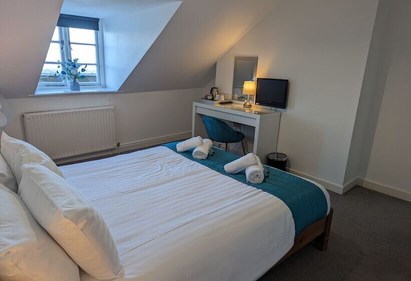 Habitación Estándar Abuhardillada, Acqua Beach