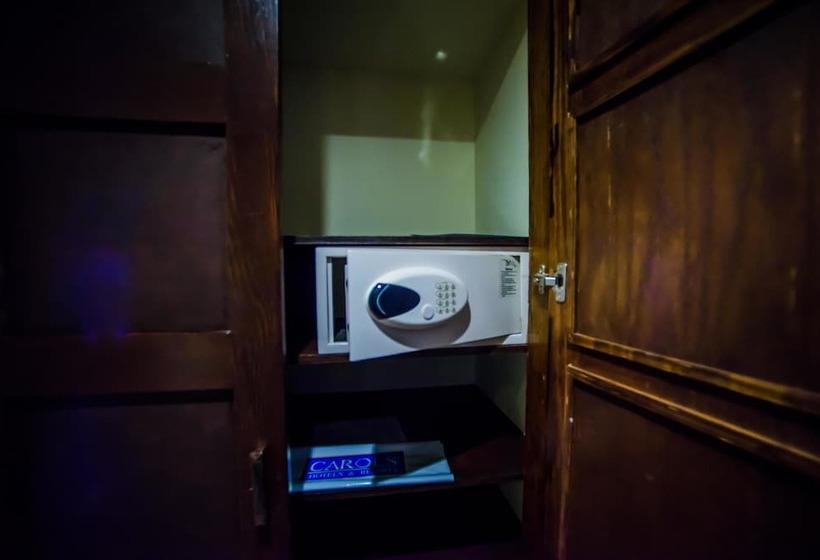 سوییت جونیور, Carols Beau Rivage