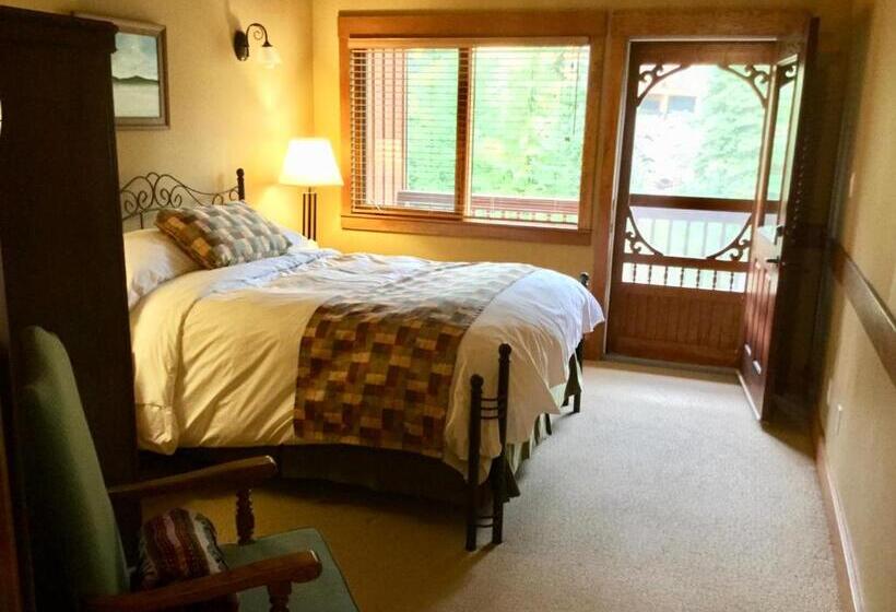 חדר סטנדרט, Vagabond Lodge At Kicking Horse