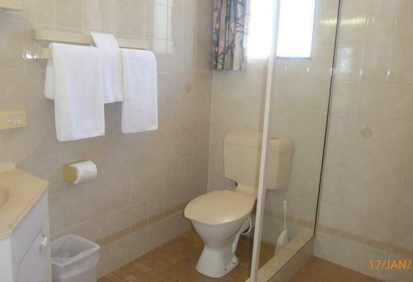 Люкс, Tower Court Motel