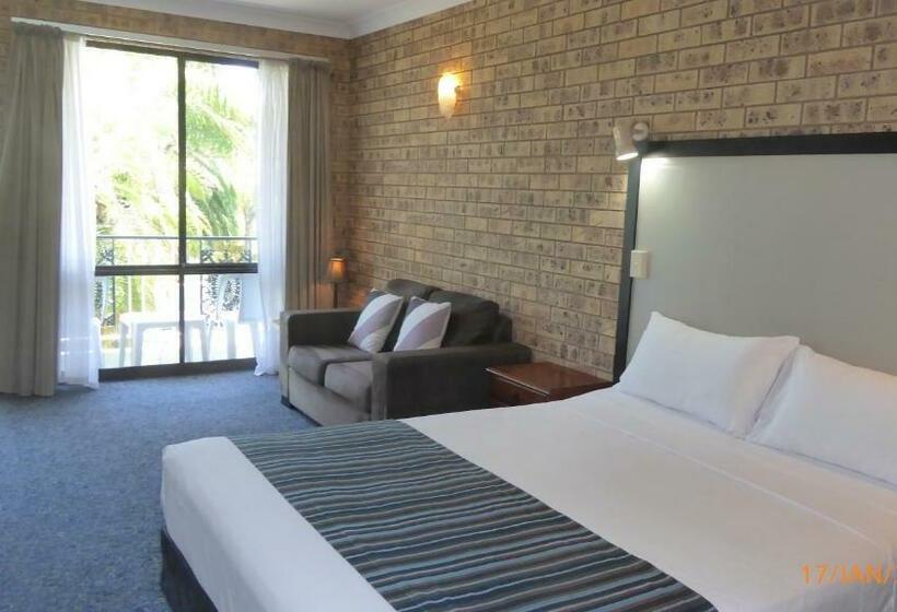 سوییت, Tower Court Motel