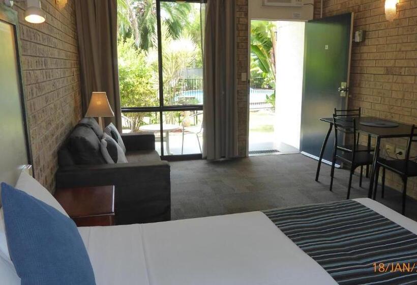 سوییت, Tower Court Motel