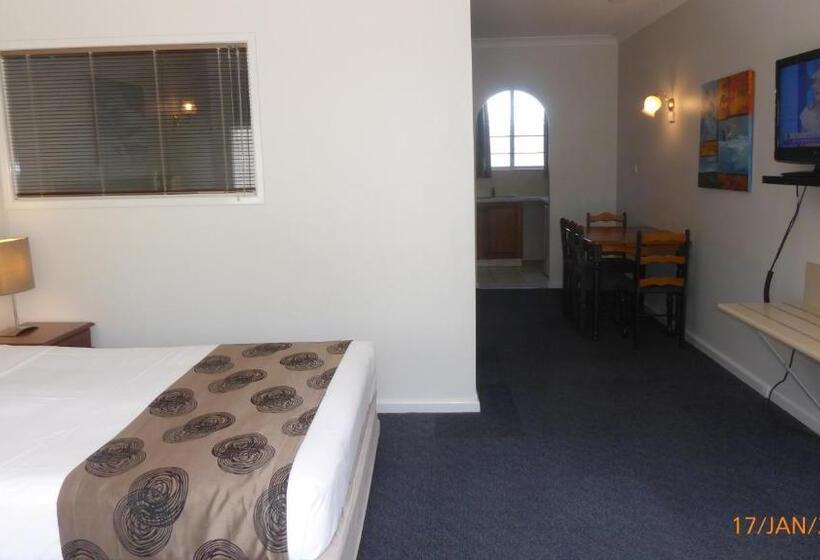 Family Suite, Tower Court Motel