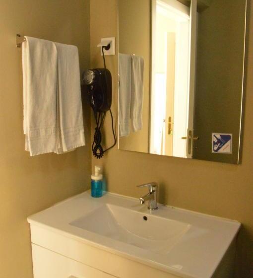 سوییت خانوادگی, Wallis Rato