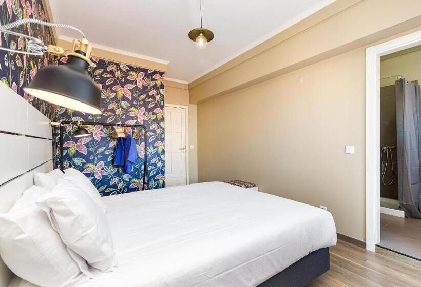 سوییت سوپریور, Wallis Rato