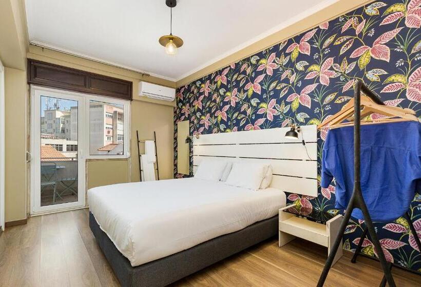 سوییت سوپریور, Wallis Rato