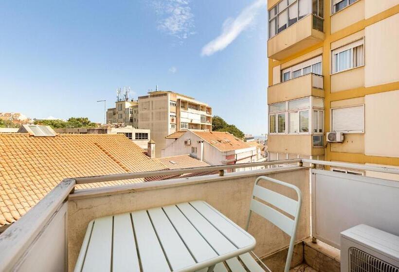 سوییت سوپریور, Wallis Rato