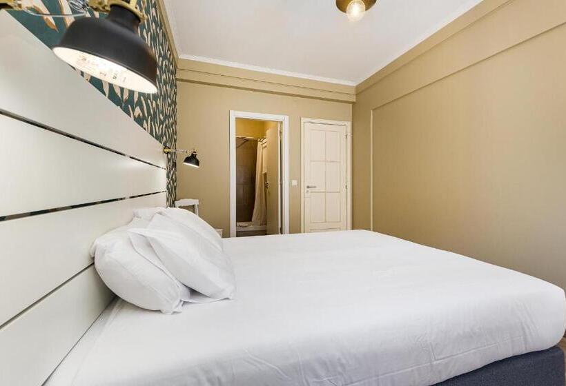 سوییت سوپریور, Wallis Rato