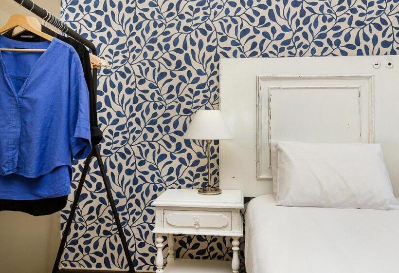 سوییت خانوادگی, Wallis Rato