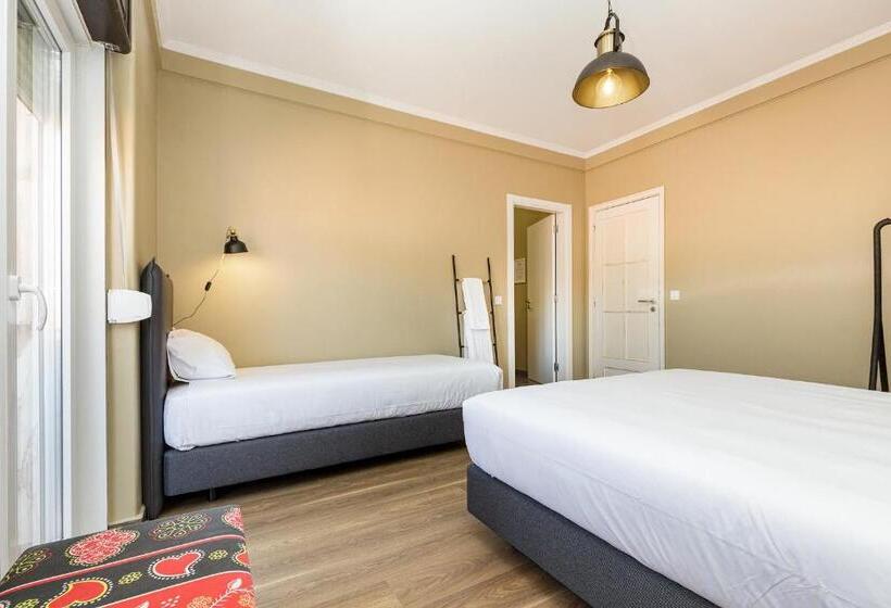 سوییت خانوادگی, Wallis Rato