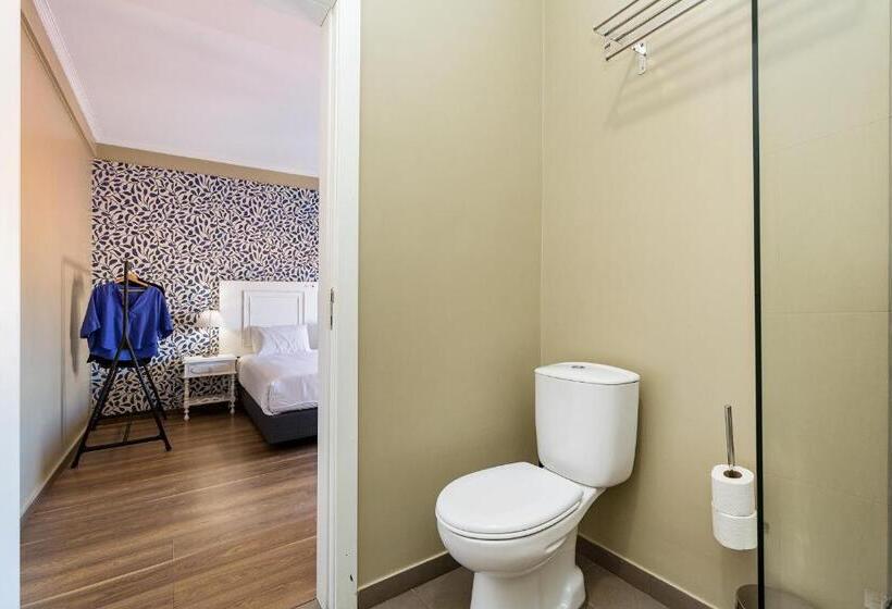 سوییت خانوادگی, Wallis Rato