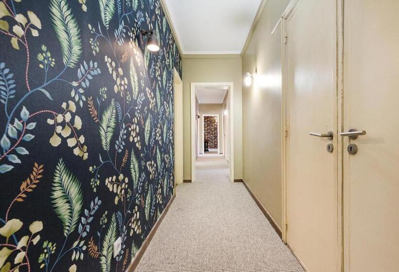 سوییت سوپریور, Wallis Rato