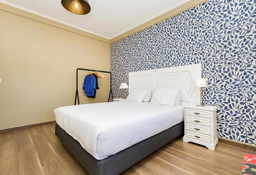 سوییت خانوادگی, Wallis Rato