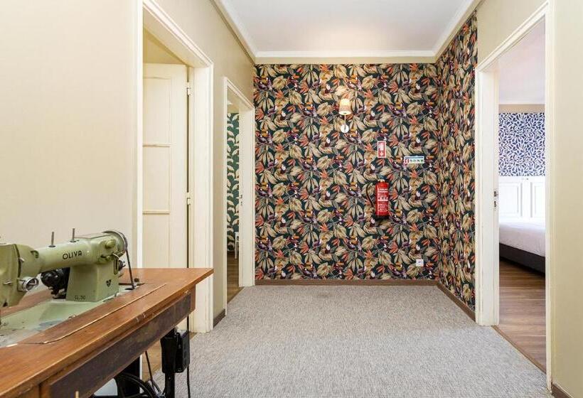 سوییت خانوادگی, Wallis Rato