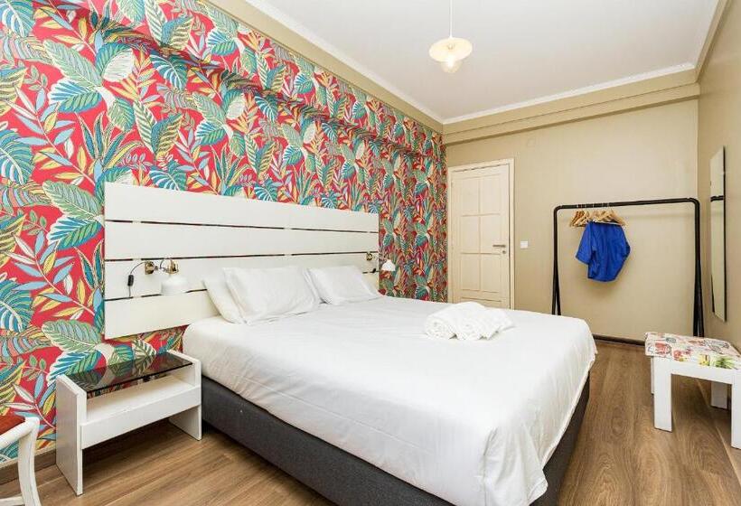 اتاق استاندارد با سرویس بهداشتی مشترک, Wallis Rato