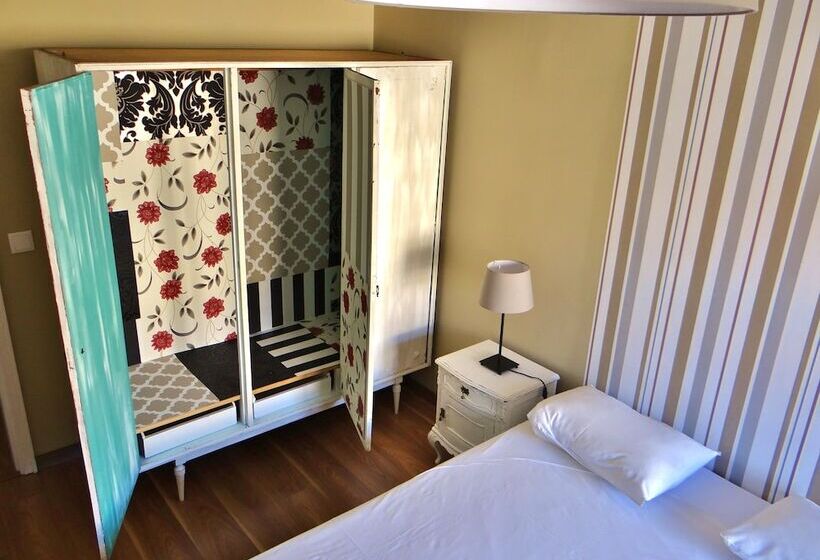 اتاق استاندارد با سرویس بهداشتی مشترک, Wallis Rato