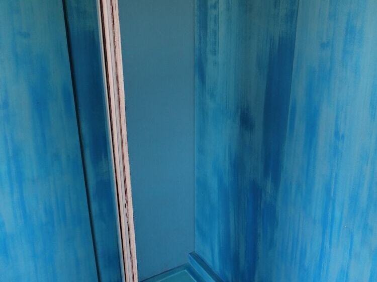 سوییت خانوادگی, Wallis Rato