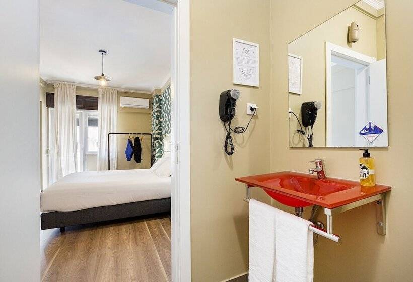 سوییت سوپریور, Wallis Rato