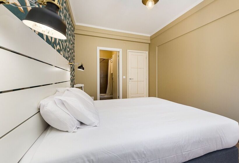 سوییت سوپریور, Wallis Rato