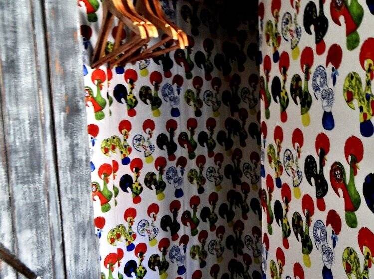 اتاق استاندارد با سرویس بهداشتی مشترک, Wallis Rato