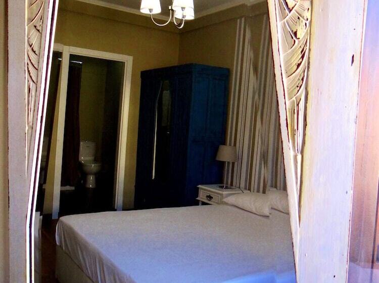 سوییت خانوادگی, Wallis Rato