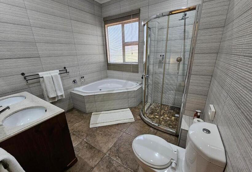 חדק דלוקס עם ג'קוזי, Leopard Corner Lodge