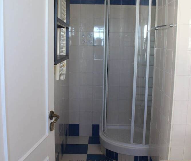 Bed in Shared Room with Shared Bathroom, Ericeira Chill Hill Hostel & Private Rooms   Peach Garden