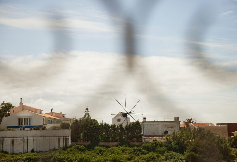 Bed in Shared Room with Shared Bathroom, Ericeira Chill Hill Hostel & Private Rooms   Peach Garden