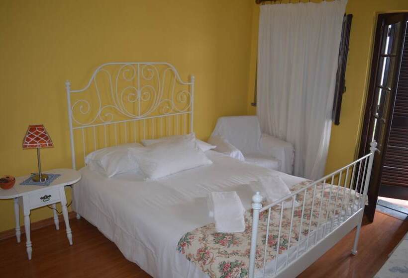 Номер Стандарт Совместная Ванная, Ericeira Chill Hill Hostel & Private Rooms   Peach Garden