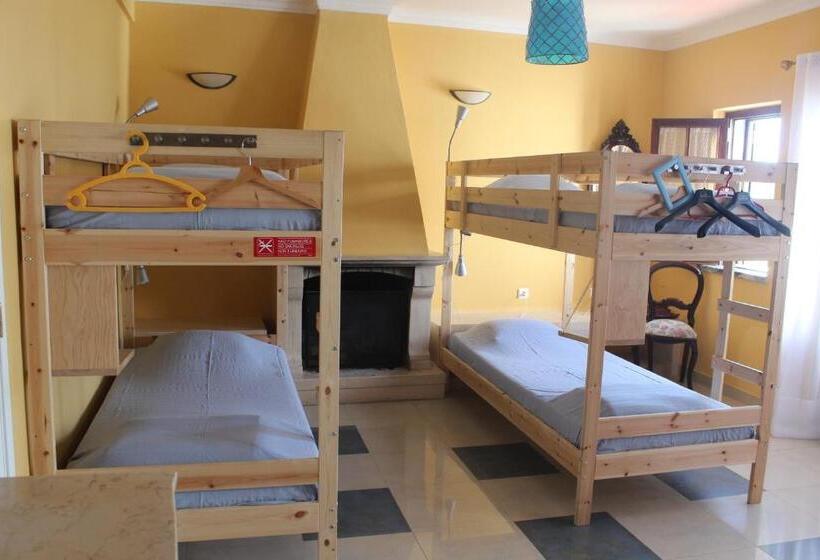 تختخواب در اتاق مشترک, Ericeira Chill Hill Hostel & Private Rooms   Peach Garden
