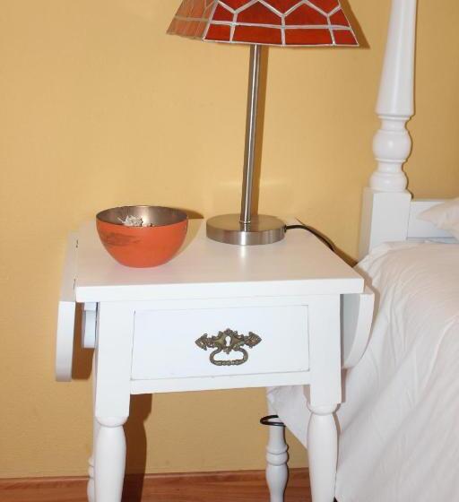 اتاق استاندارد با سرویس بهداشتی مشترک, Ericeira Chill Hill Hostel & Private Rooms   Peach Garden